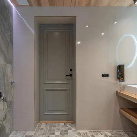 Maja - Contactless Check-in Aparthotel 4*