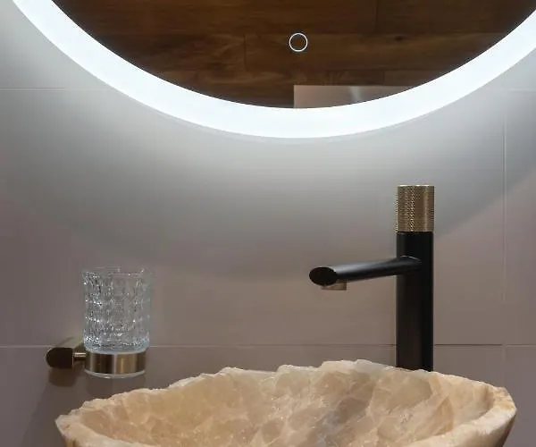 Maja - Contactless Check-in 4*